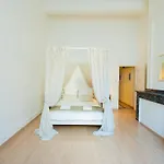 Cosy Traditional Old Stone Townhouse In Bastide Dom wakacyjny