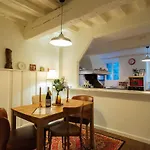 Cosy Traditional Old Stone Townhouse In Bastide Dom wakacyjny Carcassonne