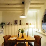 Cosy Traditional Old Stone Townhouse In Bastide Dom wakacyjny