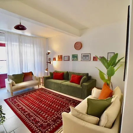 Dom wakacyjny Cosy Traditional Old Stone Townhouse In Bastide Carcassonne