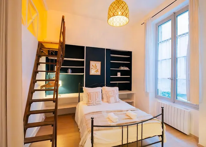 Cosy Traditional Old Stone Townhouse In Bastide *