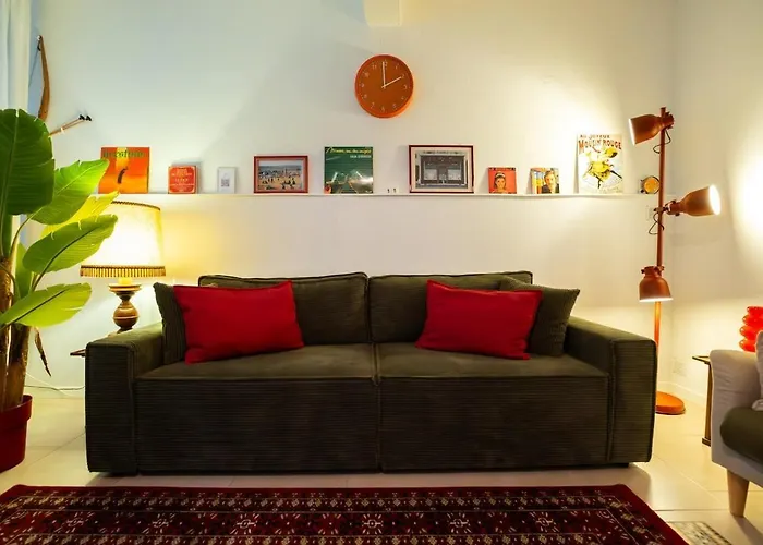 Cosy Traditional Old Stone Townhouse In Bastide Carcassonne