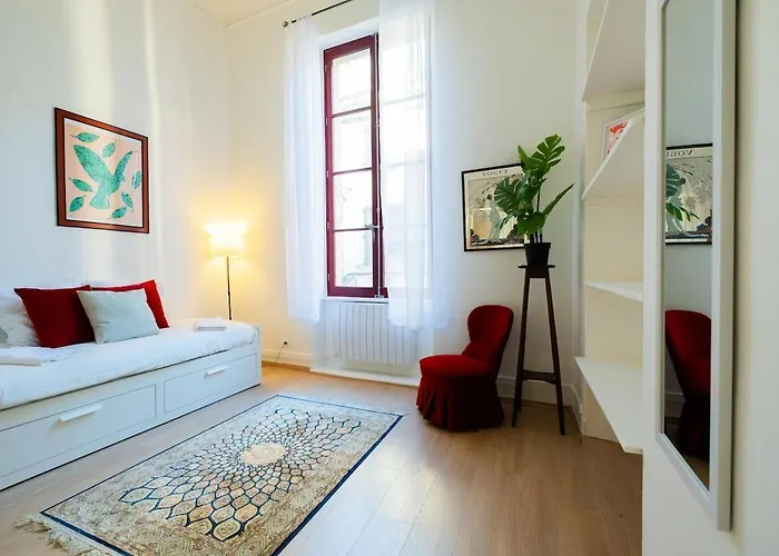 Dom wakacyjny Cosy Traditional Old Stone Townhouse In Bastide Carcassonne