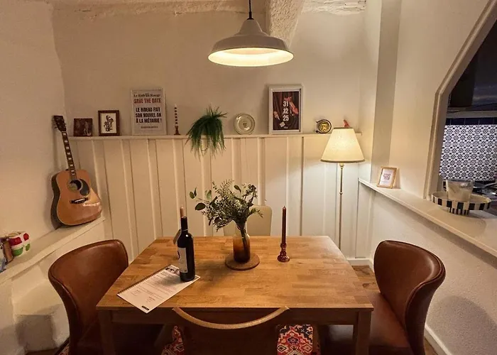 Cosy Traditional Old Stone Townhouse In Bastide Dom wakacyjny Carcassonne