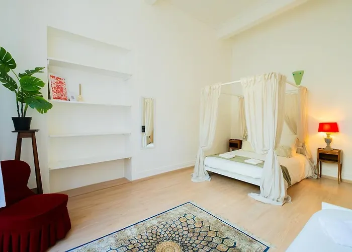 Dom wakacyjny Cosy Traditional Old Stone Townhouse In Bastide Carcassonne