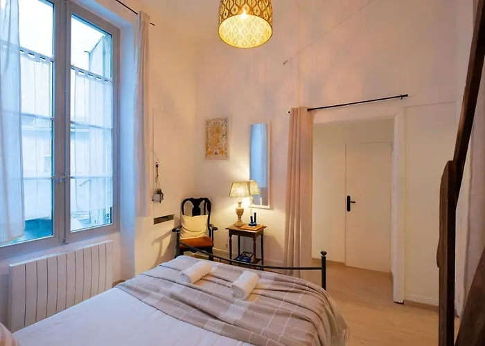 Cosy Traditional Old Stone Townhouse In Bastide *