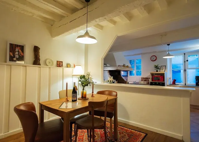 Cosy Traditional Old Stone Townhouse In Bastide Dom wakacyjny Carcassonne