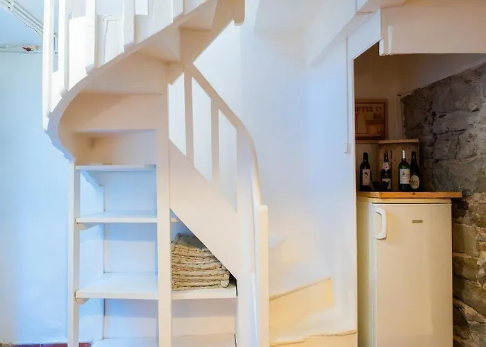 Cosy Traditional Old Stone Townhouse In Bastide Dom wakacyjny Carcassonne