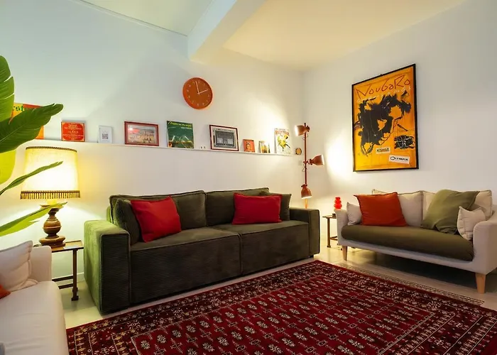 Dom wakacyjny Cosy Traditional Old Stone Townhouse In Bastide Carcassonne