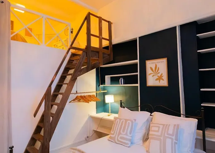 Cosy Traditional Old Stone Townhouse In Bastide Carcassonne