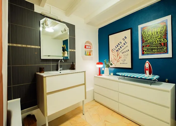 Dom wakacyjny Cosy Traditional Old Stone Townhouse In Bastide Carcassonne