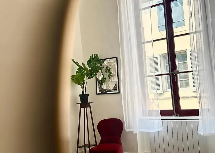 Cosy Traditional Old Stone Townhouse In Bastide Dom wakacyjny