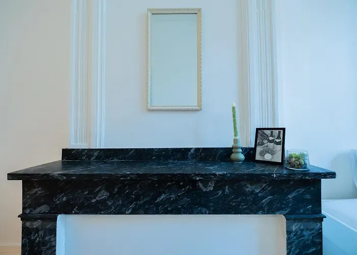 Cosy Traditional Old Stone Townhouse In Bastide