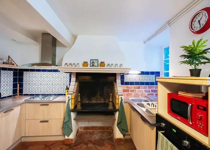 Cosy Traditional Old Stone Townhouse In Bastide *
